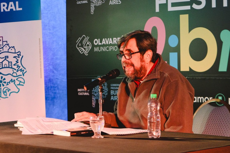 Apo a sala llena cerr el segundo da de la Feria y Festival del libro